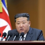 　２０、２１両日に開かれた北朝鮮の最高人民会議に臨む金正恩朝鮮労働党総書記＝平壌（朝鮮中央通信＝共同）