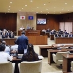 　開かれた愛知県豊明市議会の本会議＝２２日午前