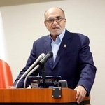 　記者会見する駐日パレスチナ常駐総代表部のワリード・シアム代表＝２２日、東京都港区