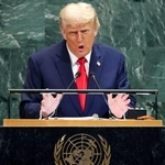 　国連総会一般討論で演説するトランプ米大統領＝２３日、米ニューヨークの国連本部（ロイター＝共同）
