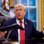 　米ホワイトハウスで話すトランプ大統領＝２５日、ワシントン（ゲッティ＝共同）