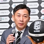 　記者会見するＢリーグの島田慎二チェアマン＝２６日、東京都千代田区