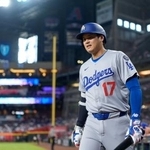 　ドジャースの大谷翔平＝２５日、フェニックス（イマジンイメージズ・ロイター＝共同）