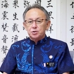 　任期満了まで残り１年となり、報道各社のインタビューに応じる沖縄県の玉城デニー知事＝２９日午後、沖縄県庁