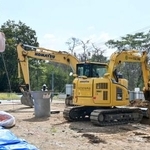 　ＰＦＡＳで汚染された土壌の掘削作業＝３０日午前、岡山県吉備中央町