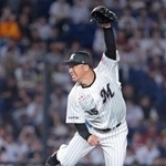 　楽天戦に先発したロッテ・美馬＝ＺＯＺＯマリン