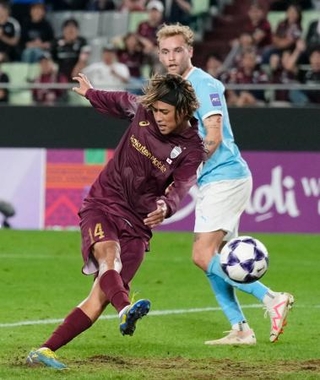 　神戸-メルボルン・シティー　試合終了間際、決勝ゴールを決める神戸・汰木＝ノエスタ