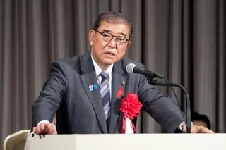 　連合の定期大会であいさつする石破首相＝７日午前、東京都新宿区