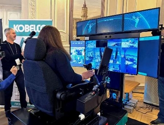 　ウクライナ・キーウ市に設けられた無人重機の操縦ブース＝９日（国交省提供）