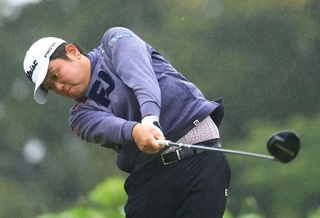 　第３日、通算７アンダーで１０位の米沢蓮＝横浜ＣＣ