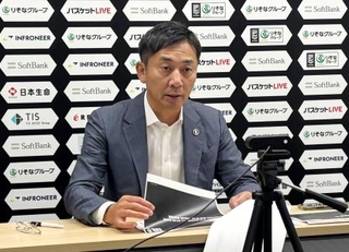 　記者会見するＢリーグの島田慎二チェアマン＝１４日、東京都文京区