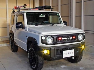 　不正改造された軽乗用車（石川県警白山署提供）