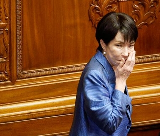 　衆院本会議で首相指名選挙の投票に臨む自民党の高市早苗総裁＝２１日午後１時２６分