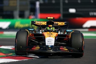 　Ｆ１メキシコシティーＧＰで走行するマクラーレンのランド・ノリス＝メキシコ市（ゲッティ＝共同）