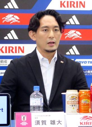 　記者会見するフットサル女子日本代表の須賀監督＝３０日、東京都文京区