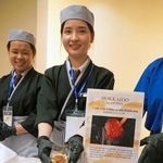 　日本の地方都市をＰＲするイベントで提供されたイクラを使った料理＝９月３０日、ベトナムの首都ハノイ（共同）