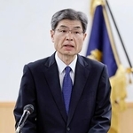 　「匿流情報分析室」の発足式で訓辞する警察庁の楠芳伸長官＝１日午前