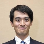 　兵庫県芦屋市の高島崚輔市長