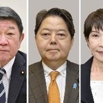 （左から）小林元経済安保相、茂木前幹事長、林官房長官、高市前経済安保相、小泉農相