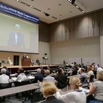 　長崎市で開幕した核戦争防止国際医師会議の世界大会＝２日午前