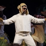 　米領プエルトリコで開催されたバッド・バニーさん（中央）のコンサート＝９月２０日、サンフアン（ＡＰ＝共同）