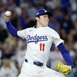 　レッズ戦の９回、登板したドジャース・佐々木＝ロサンゼルス（共同）