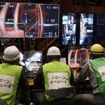 　東京電力福島第１原発３号機の原子炉格納容器内の調査に使うドローンの操縦訓練＝１日午後、千葉県柏市