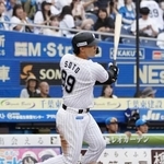 　４回ロッテ１死三塁、ソトが先制の左犠飛を放つ＝ＺＯＺＯマリン