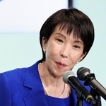 　自民党総裁選後に開かれた両院議員総会であいさつする高市早苗新総裁＝４日午後３時３分、東京・永田町の党本部