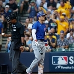 　ブルワーズ戦の１回、見逃し三振に倒れたカブス・鈴木＝ミルウォーキー（共同）