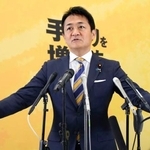 　記者会見する国民民主党の玉木代表＝７日午後、国会