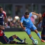 　４日のニューイングランド戦で攻め込むマイアミのジョルディ・アルバ＝米フォートローダーデール（イマジンイメージズ・ロイター＝共同）