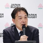 　記者会見する日本ラグビー協会の岩渕健輔専務理事＝８日、東京都内