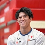 　取材に応じる橋本大輝＝味の素ナショナルトレーニングセンター