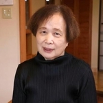 　気象予報士試験に合格し、喜びを語る原常子さん＝１０日午後、三重県伊賀市