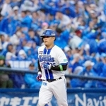 　６回、この試合２本目の本塁打を放ったＤｅＮＡ・筒香＝横浜