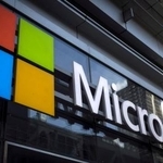　米ニューヨークのビルにあるマイクロソフト（ＭＳ）のロゴ（ロイター＝共同）