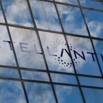 　欧州自動車大手ステランティスのロゴ＝２月、パリ近郊（ロイター＝共同）