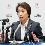 　就任後初めての定例記者会見を行うＪＯＣの橋本聖子会長＝１５日、東京都新宿区