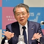　記者会見する日本商工会議所の小林健会頭＝１６日午後、東京都千代田区