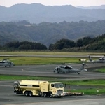 　高松空港に緊急着陸した米軍ヘリ＝１６日午後４時６分