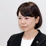 　取材に臨む前橋市の小川晶市長＝１７日午後、前橋市役所
