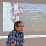 　有明海で実施した調査の結果を発表する熊本県立大の堤裕昭学長＝１８日午後、福岡県柳川市