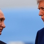 　ロシアのプーチン大統領（左）とトランプ米大統領＝８月、米アラスカ州（ＡＰ＝共同）