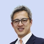 　穴井隆将氏