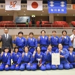 　女子で優勝した環太平洋大＝兵庫県尼崎市のベイコム総合体育館