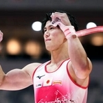 　男子予選　つり輪の演技を終えガッツポーズする橋本大輝＝ジャカルタ（共同）