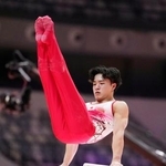 　男子予選　岡慎之助の平行棒＝ジャカルタ（共同）