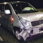 　中央自動車道下り線の恵那山トンネルで逆走し、事故を起こした軽自動車＝６月、岐阜県中津川市（同県警高速道路交通警察隊提供）