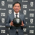 　記者会見したＢリーグの島田慎二チェアマン＝２１日、東京都千代田区